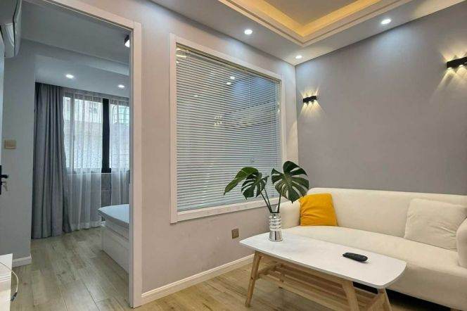 Yishan rd 1BR 1LR@L3/4/9,elevator/bright room/Nice deco&location