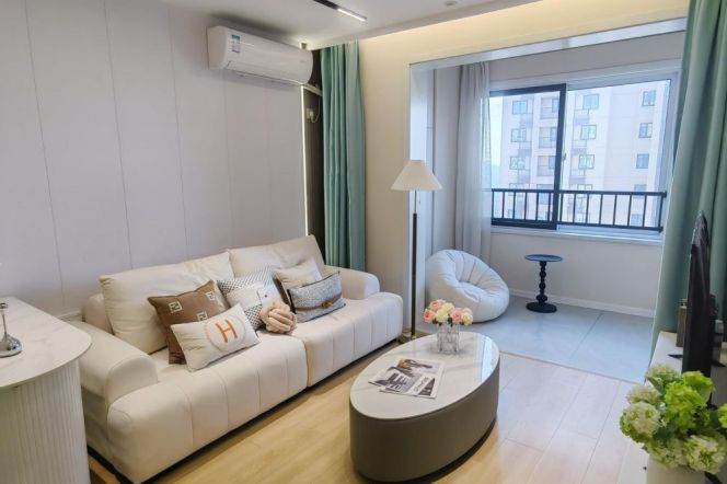 Stylish 1 br near NYU shanghai ,easy to L8 LingZhaoXinCun St.