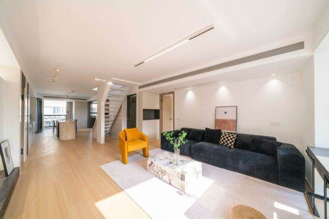 Huge terrace@huge 3brs&3baths near Zhaojiabang Road