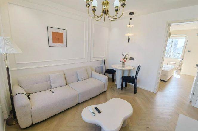 Modern 1 br next NYU ShangHai,easy to L6/8/11 Oriental sports center st.