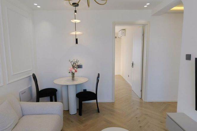 Modern 1 br next NYU ShangHai,easy to L6/8/11 Oriental sports center st.