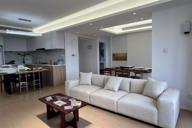 Suzhou Creek | Simple & Beautiful 2BR + Big windows&River view | Hanzhong rd metro | Good view