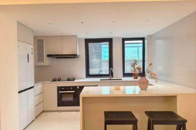  Stunning 3br high-rise with floor heating nr Zhongshan Park   L2/3/4