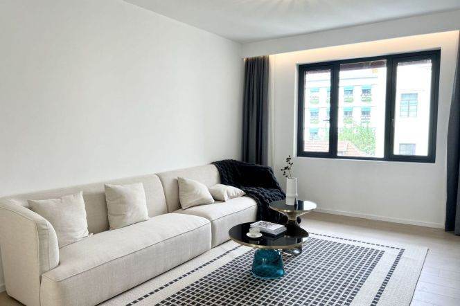  Sunny 3brs facing south near Line 10/11 Jiaotong University /Shanghai Library St.