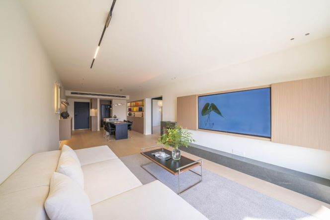 Huge livingroom@2brs with balcony near Yuyuan