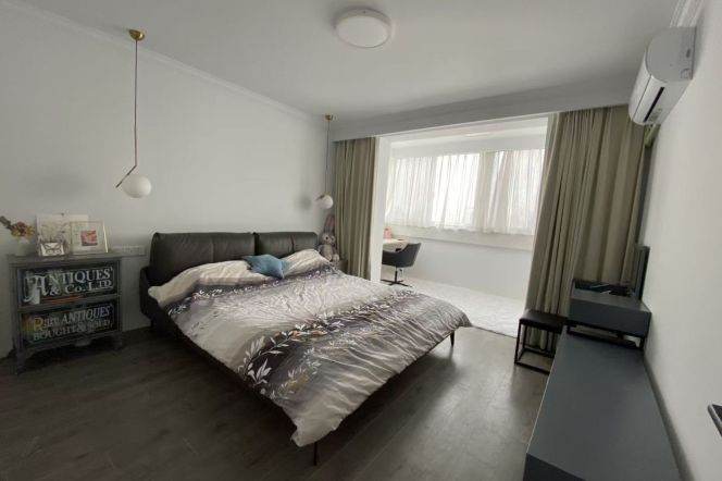 High-rise spacious 3br/2bt Flat in Xinhua Road