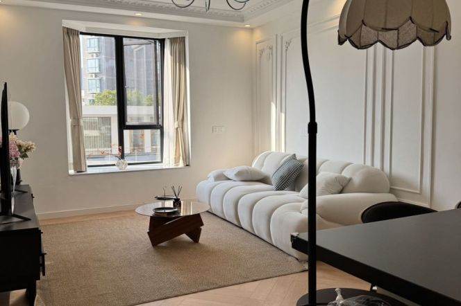 Great sunshine 3Br-2bathr 150Sqm on Xinhua rd | Jiaotong University metro L10/11