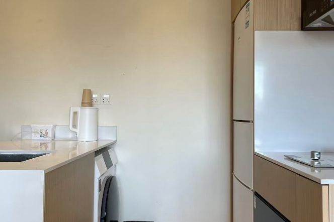 Spacious&Really Bright 2Bdrs 2Baths Apt+L7 Chang Ping Rd+Top Building+Large Closets