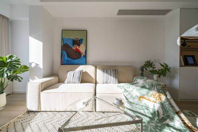 3 Bedrooms  1bath Apt/Fabulous Spacious&DuplexLine 9/13 Madang Rd/Xintiandi