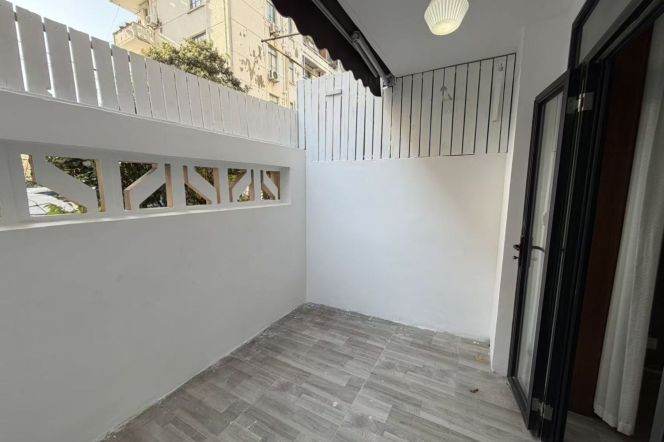 New Deco 1BR APT Yard wall heating Changshu Rd 8.8k