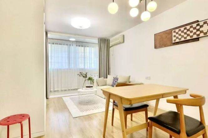 Elegant 1br/2lr @zhongshan park sta 8k