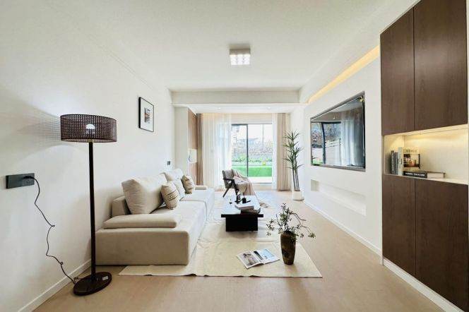  Spacious 1+1br new apt with Terrace nr Daning   L7 
