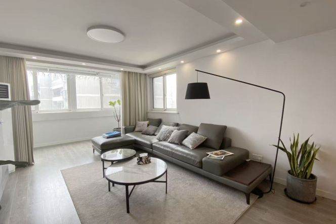 High-rise spacious 3br/2bt Flat in Xinhua Road