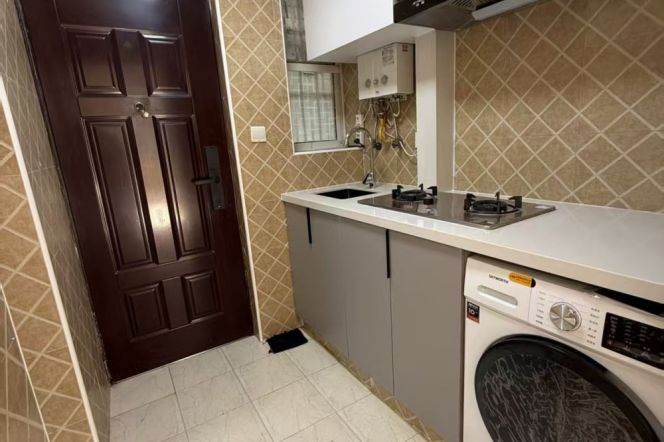 Nice 1br/1lr @jiangsu rd sta 5.4k