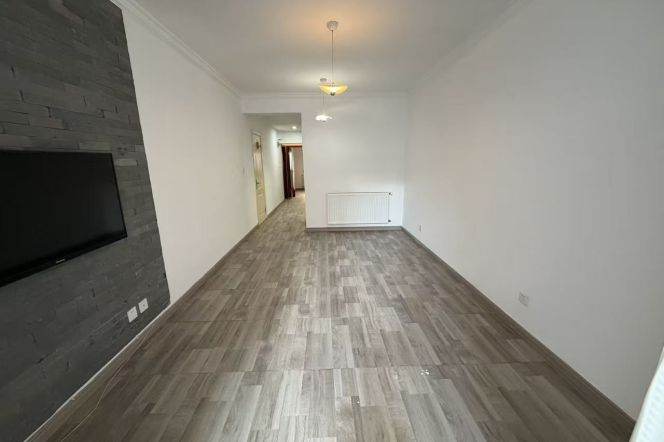 New Deco 1BR APT Yard wall heating Changshu Rd 8.8k