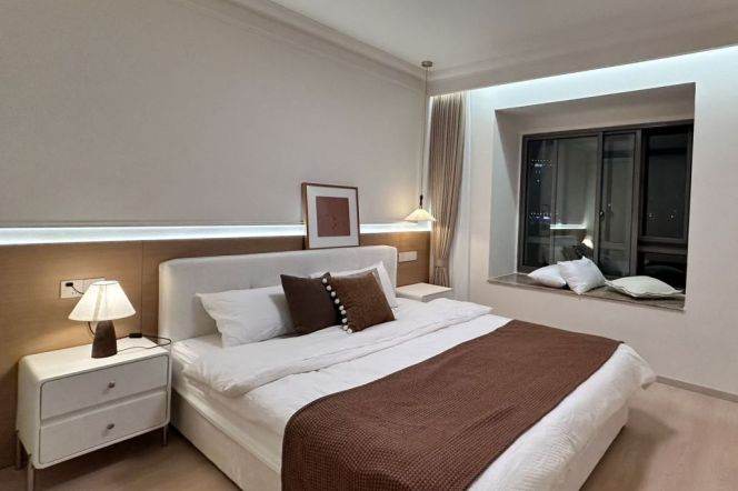 Brand new decoration with floor heating in Gubei 