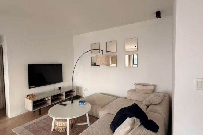 Morden 2brs with balcony and floor heating in  central downtown