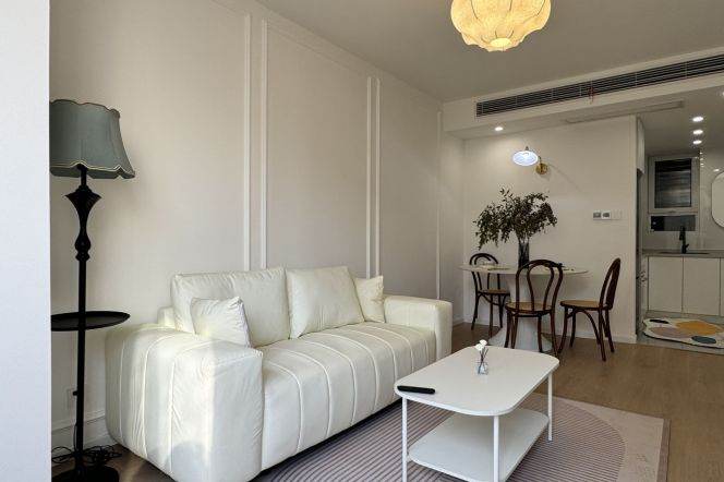 Modern 1Br + elevator | Hongqiao rd metro L3/4/10 | Central AC | 8.4K