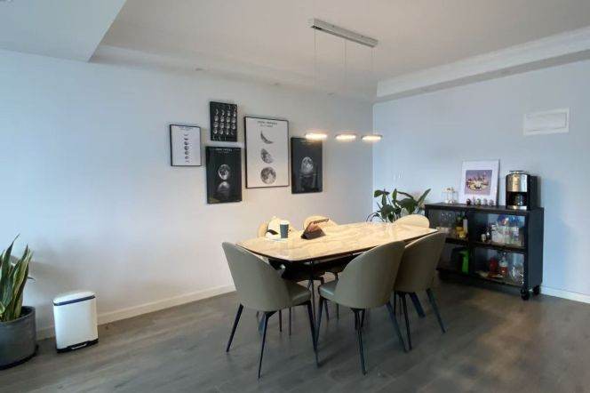 High-rise spacious 3br/2bt Flat in Xinhua Road