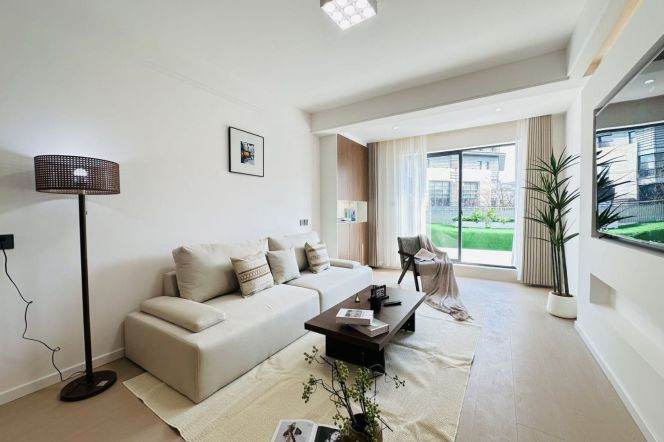  Spacious 1+1br new apt with Terrace nr Daning   L7 