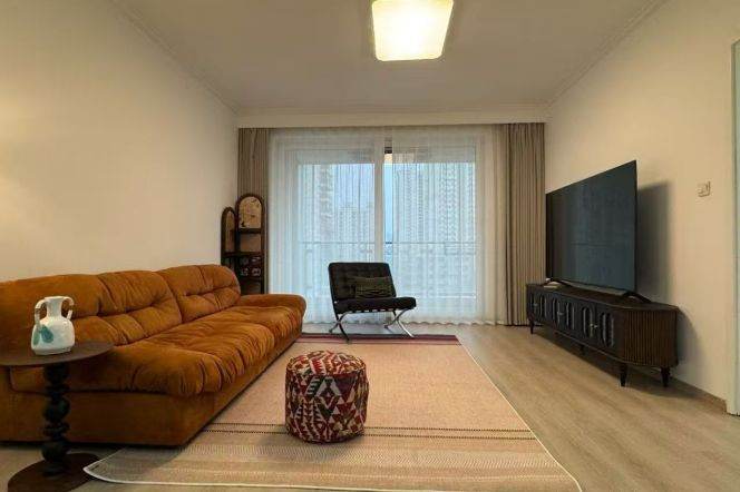 Brand new decoration with balcony and floor heating belong to Tianzifang area 