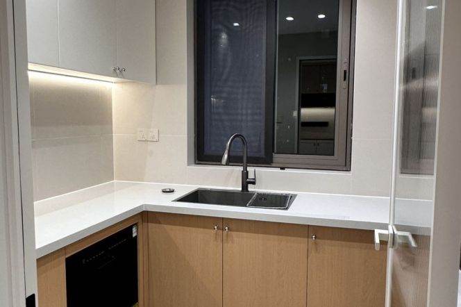 Brand new decoration with floor heating in Gubei 