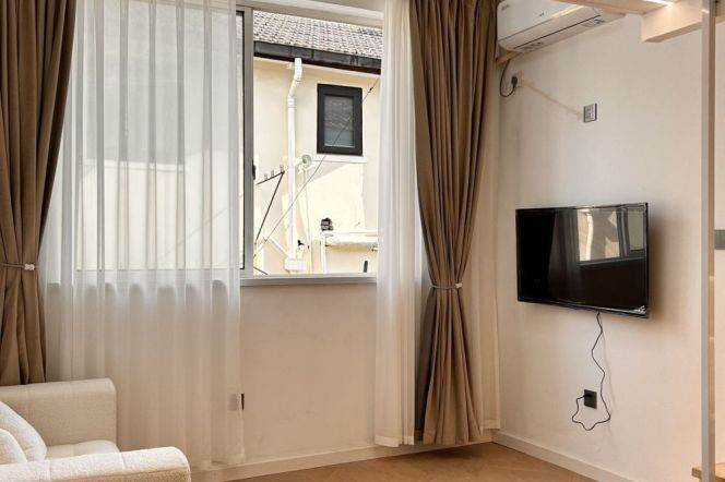 Exquisite duplex 1BR with floor heating & 4 mins walk to L13