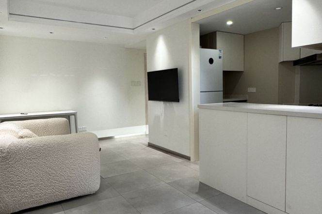 Standard 1Br | Jiangsu rd metro L2/11 ,Newly 1Br ,Elevator 8.2K