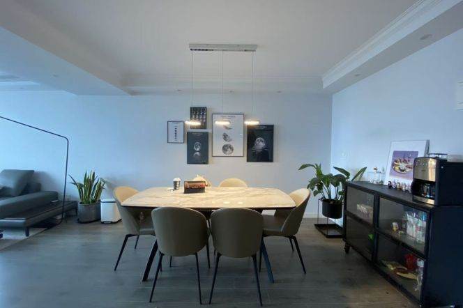 High-rise spacious 3br/2bt Flat in Xinhua Road