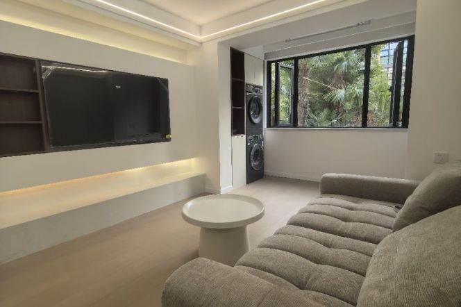 1Bdr 1Bath/Spacious&New /L2/15 Loushanguan Rd/Good View/Refined Decoration/stairs