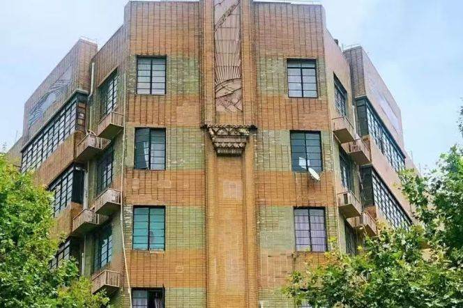 3Br-2baths,IAPM, historic building 230sqm,facing south