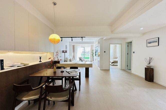 1br ,big terrace,158sqm, heating, new jing'an,walk-in closet