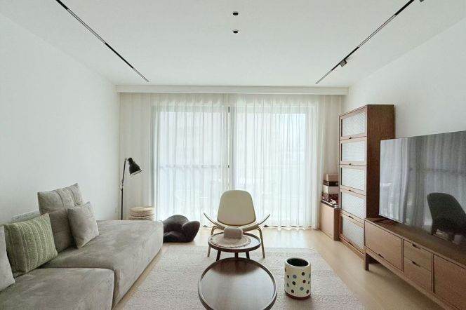 Balcony 130sqm 3Beds 2Bts Good Price@Jing’an