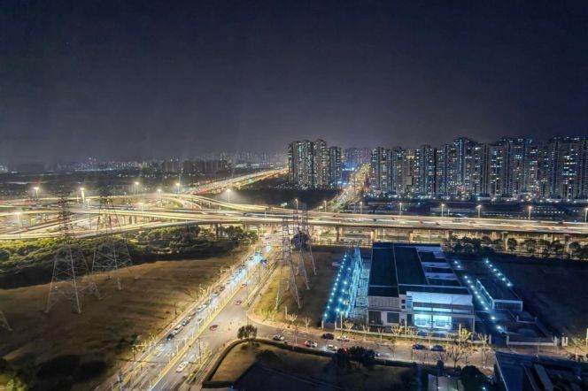 Stylish & Bright 1 br on high floor near NYU shanghai .4 mins to L6/8/11