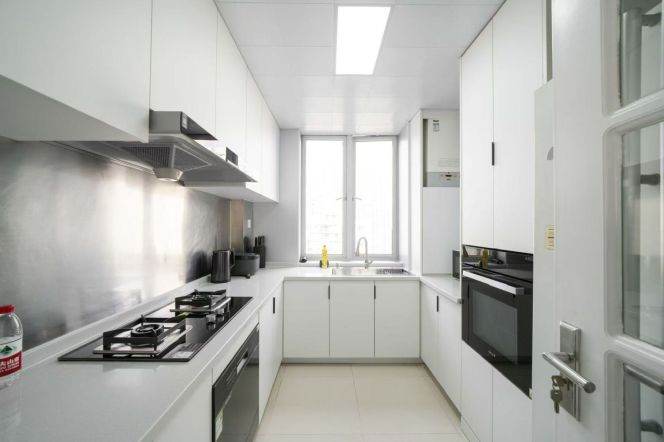 brand new big 3brs floor heating open balcony near Xujiahui line 1,9,11 only 26k