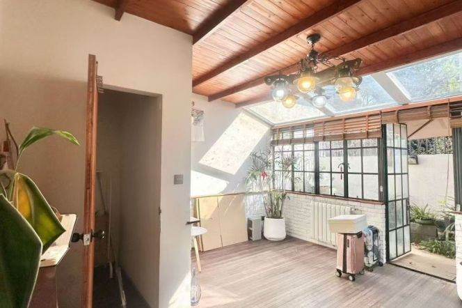 Priavte yard 2BR APT nr Shanghai library 15k