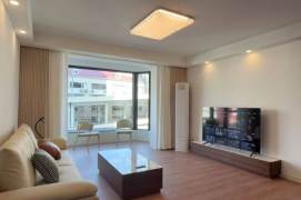 Spacious 3Brs/2Lrs/2Bts apt nr Madang rd,M9/13