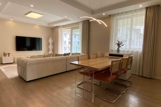 3BR 2BA 160㎡ Residence w/Balcony+Floor Heating@Jiashan Rd Station