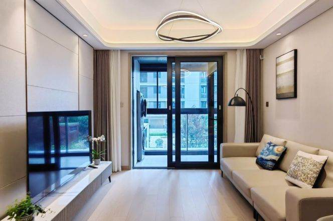 Modern & Popular compound 2 br with floor heating ,easy to NYU .L 6/8/11