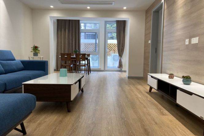 big terrace,2Br,2baths,west nanjing Rd.historic building