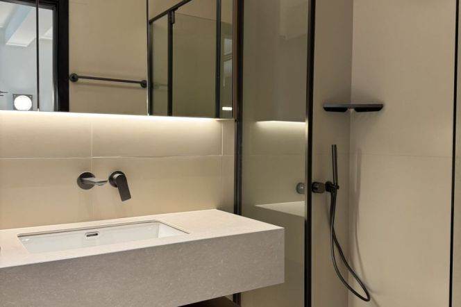 Spacious 2Br-2bathr+Heating+Balcony | 0 distance to Caoyang rd Mt L3/4/14