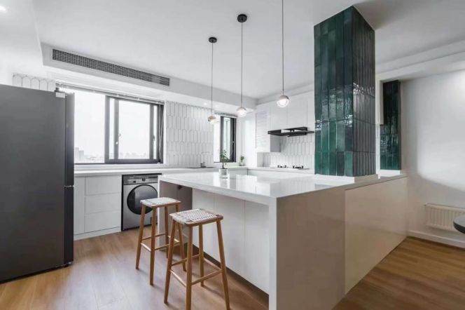 3Br,2Baths,176sqm ,zhongshan park ,elevator ,heating ,open kitchen