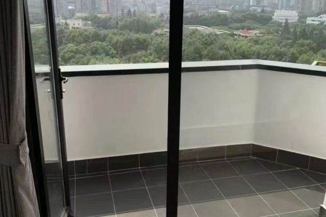 Nice 1BR APT Balcony Lift Wuxing Rd 10.5k