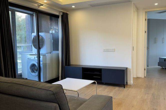 Modern 2Br +balcony+heating | Jiangsu rd metro L2/11 ,Newly 2br ,Elevator