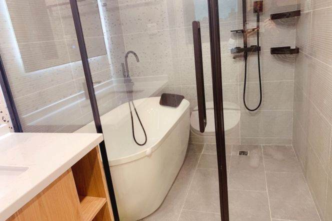 beautiful 3 brs floor heating open balcony near Jing an temple line 2,7,14 only 23.5K