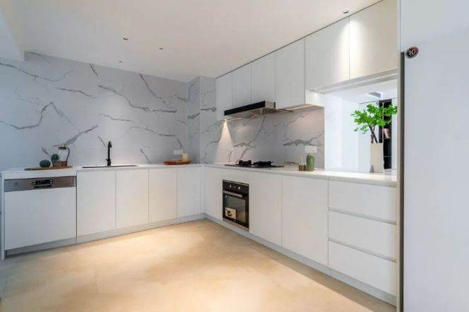 modern 3brs floor heating modern furniture beside Huang pu river 26.5K