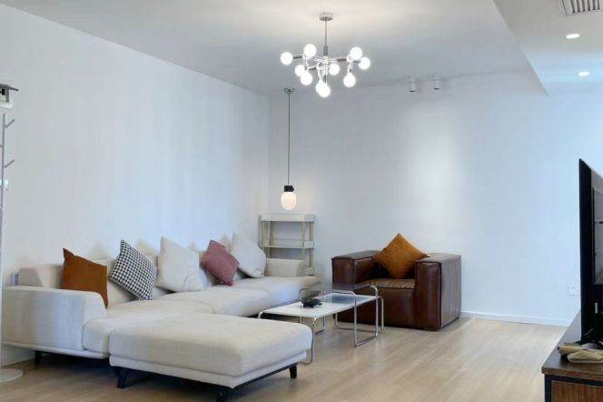 Modern&Spacious&Bright 1+1Bdrs 1Bath Apt+L14 Wu Ding Rd+Open Balcony+Awesome View