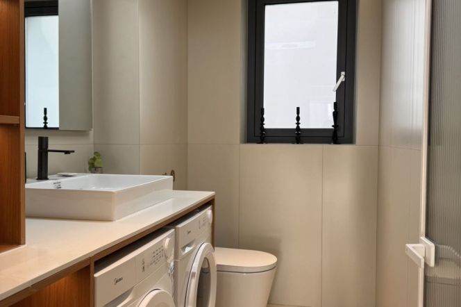 Suzhou Creek | Simple & Beautiful 2BR + Big windows&River view | Hanzhong rd metro | Good view