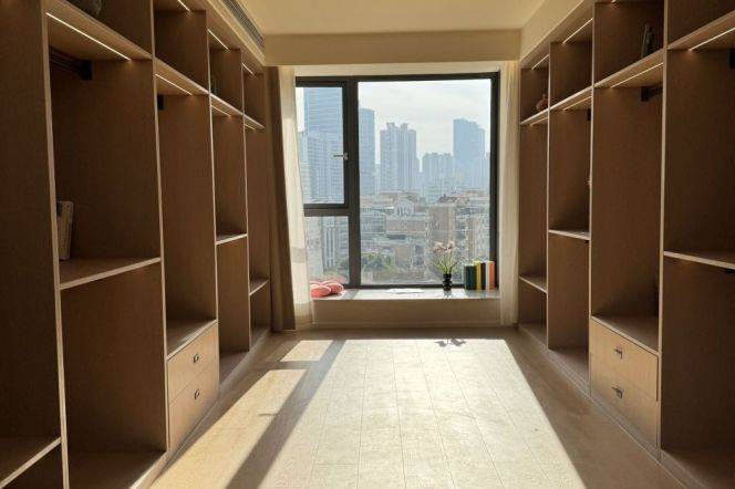 Suzhou Creek | Simple & Beautiful 2BR + Big windows&River view | Hanzhong rd metro | Good view