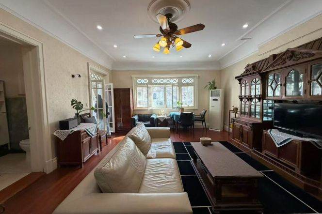 Old house 1BR APT Yuyuan Rd Jiangsu Rd 9.5k